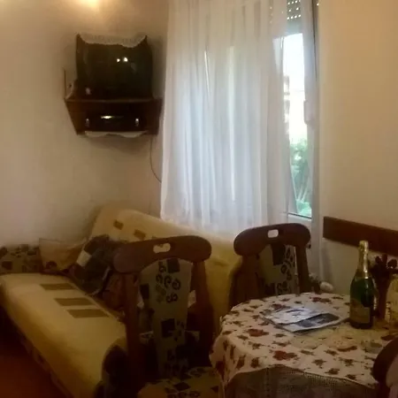 Nyirfa Utca 14 公寓